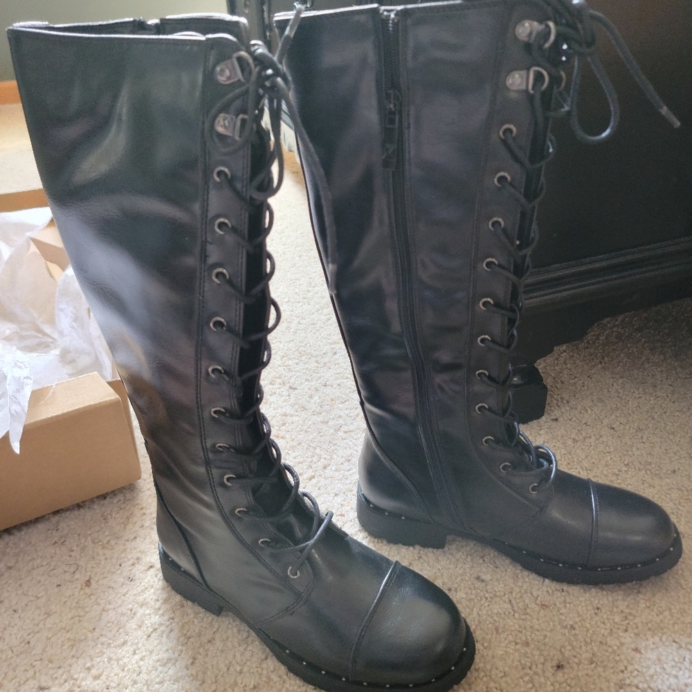 Dirty laundry black boots